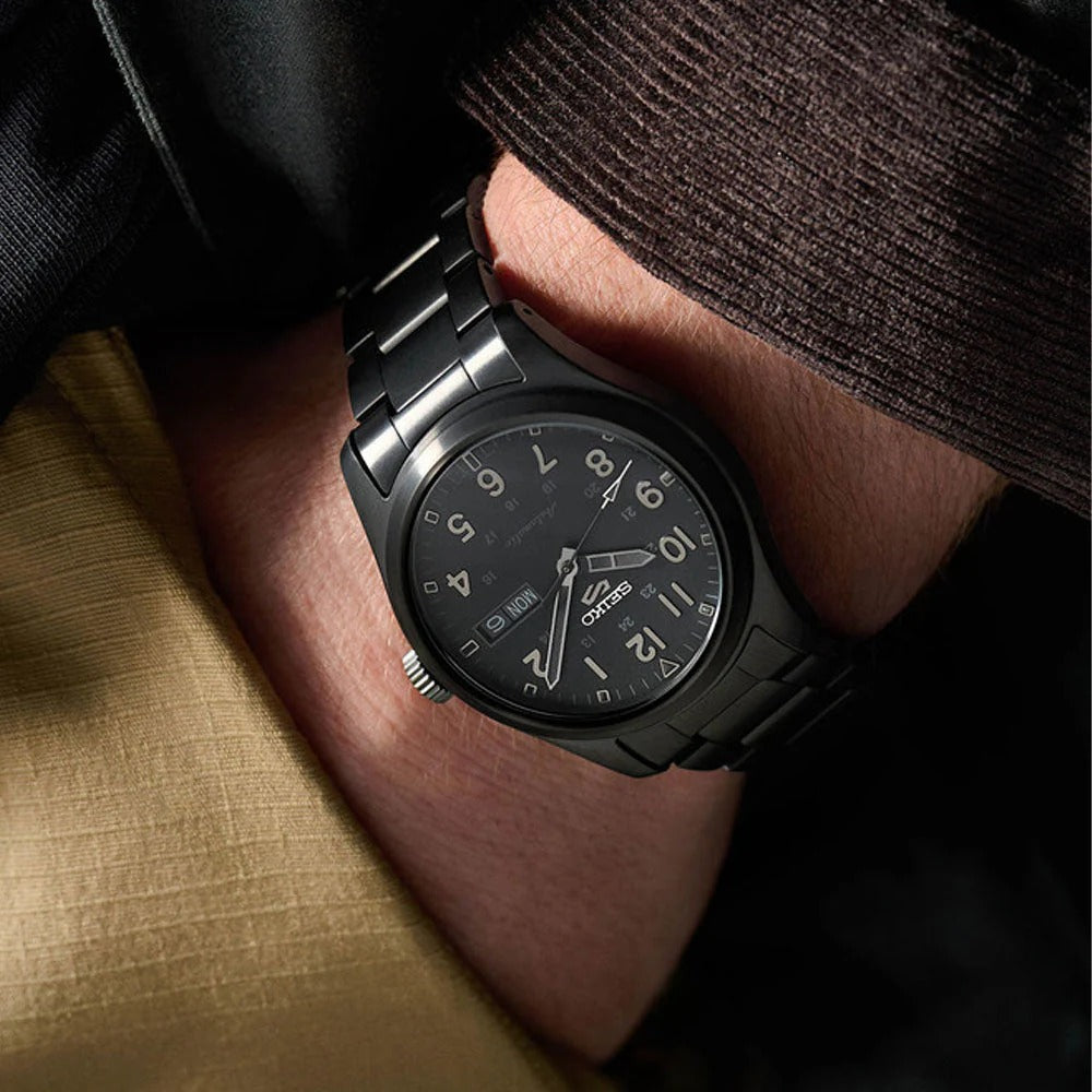 SEIKO 5 SPORTS STEALTH FIELD AUTOMATIC WATCH – 39.4MM BLACK DIAL BLACK-TONE STEEL BRACELET