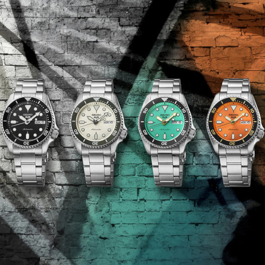 SEIKO 5 SPORTS SKX MID-SIZE AUTOMATIC WATCH – 38MM MINT GREEN DIAL ROTATING BEZEL STEEL BRACELET