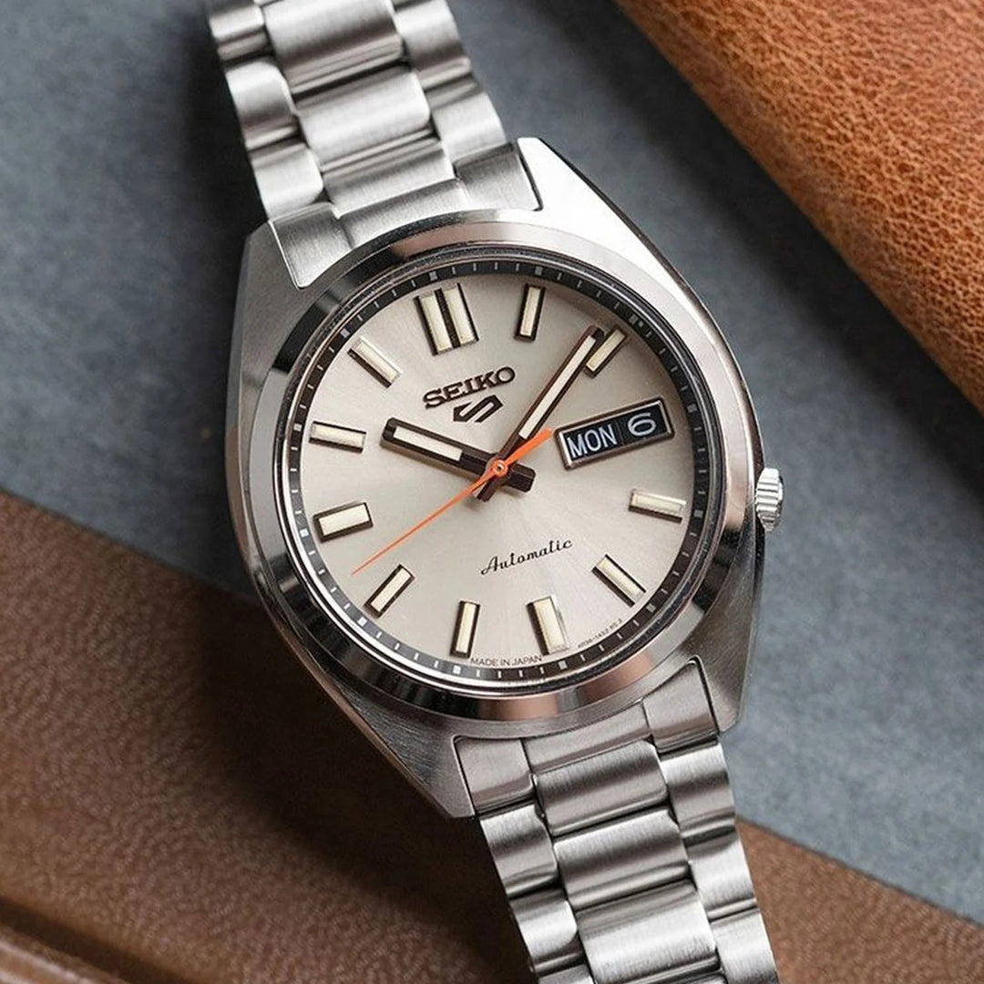 SEIKO 5 SPORTS SNXS COMPACT AUTOMATIC WATCH – 37.4MM IVORY DIAL STEEL BRACELET