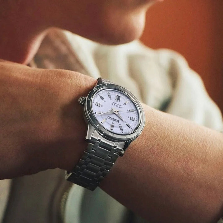 SEIKO PRESAGE STYLE 60S AUTOMATIC WATCH – 39.5MM SILVERY VIOLET DIAL DAUPHINE HANDS STEEL BRACELET