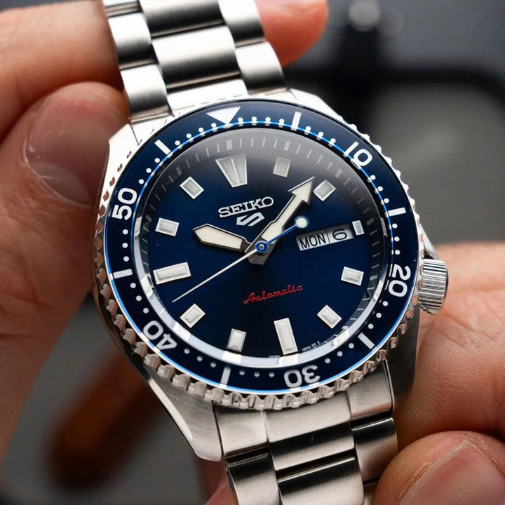 SEIKO 5 SPORTS SKX AUTOMATIC WATCH – 42.5MM BLUE SUNRAY DIAL ROTATING BEZEL STEEL BRACELET