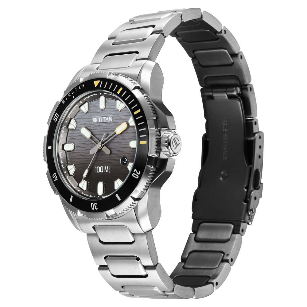 Titan Zero Hour Diver 100m 41mm Black Dial Rotating Bezel Stainless Steel Bracelet Men&